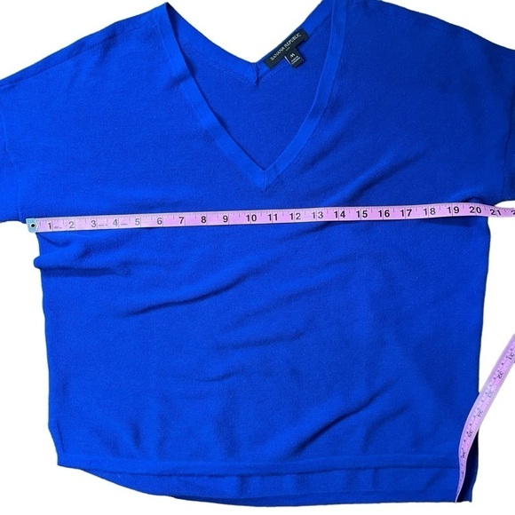 EUC Banana Republic Royal Blue Fine Gauge Knit V Neck Sweater Sz M - Picture 5 of 8